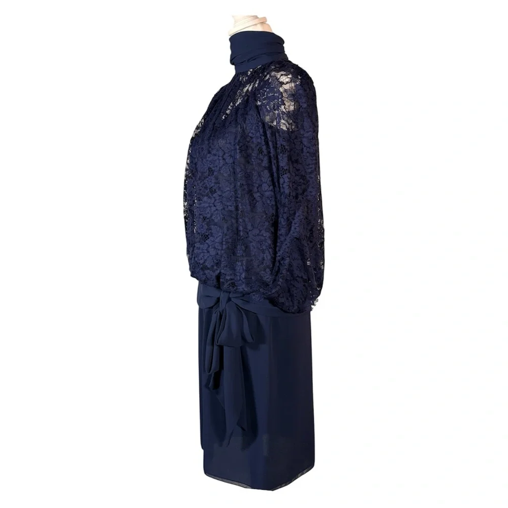 Vintage Navy Lace‎ Cocktail Dress Women’s 4 Blue Batwing Drop Waist Chic Elegant